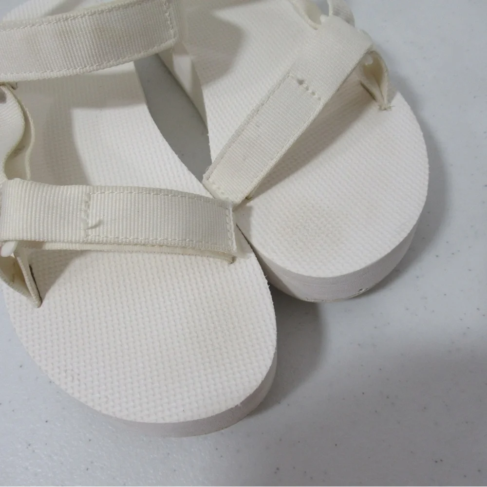 Teva Y2K White Flatform Universal Sandals Size 8 - Picture 7 of 16